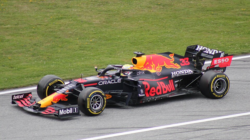 Max Verstappen pilotando a Red Bull Racing no GP da Áustria 2021 da Fórmula 1